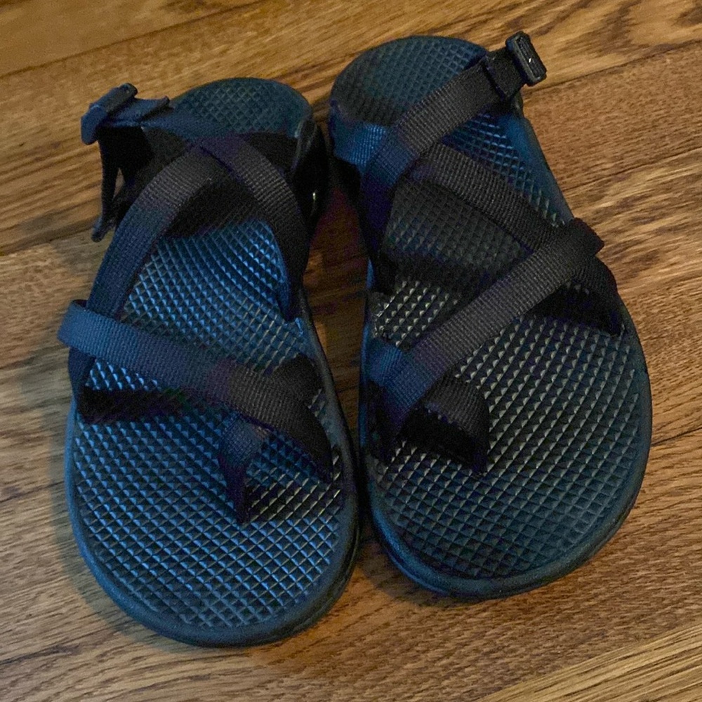 Women’s black Chaco sandal EUC size 6